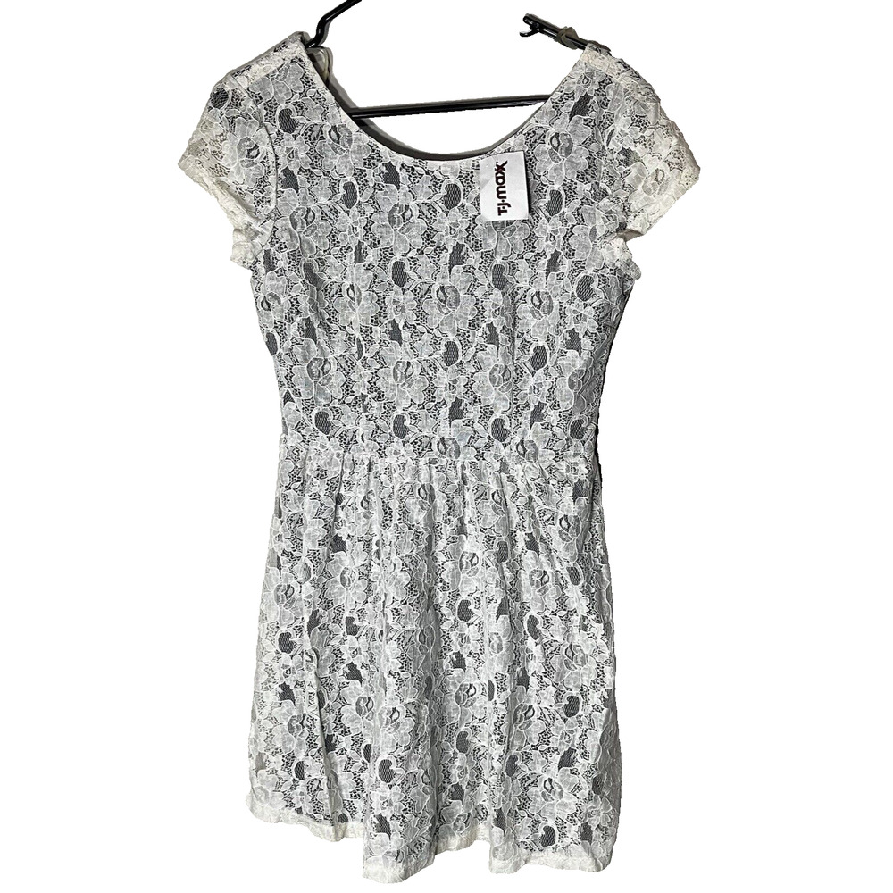 New Love Onโ A Hanger Dress sz M Ivory & Black Crochet Lace Short Sleeve Lined